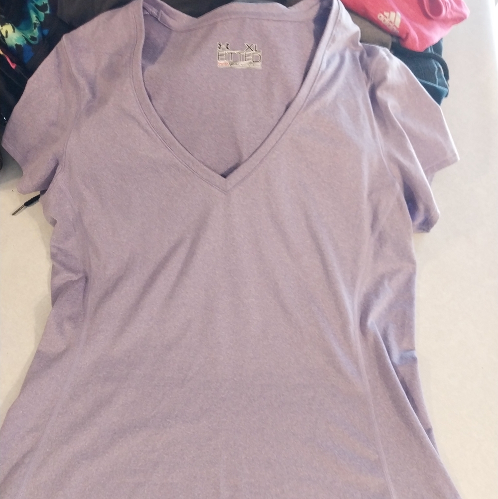 Under Armour Women's Lavender V-Neck Tee